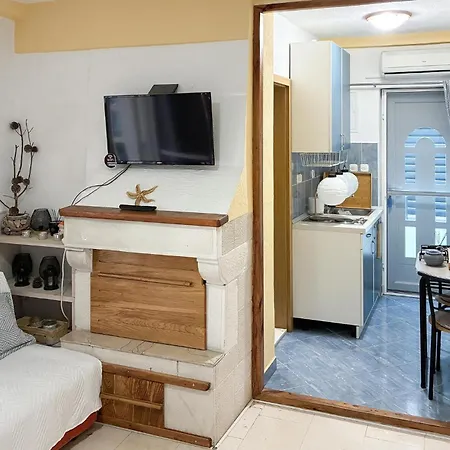 Apartman Cozy In With House Sea View